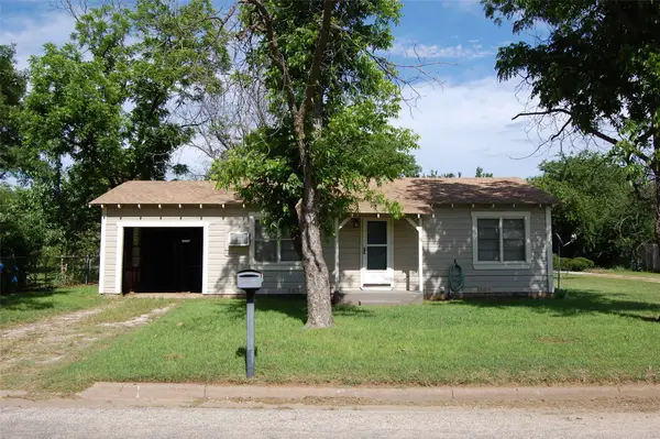 141 Ragland Street, Graham, TX 76450