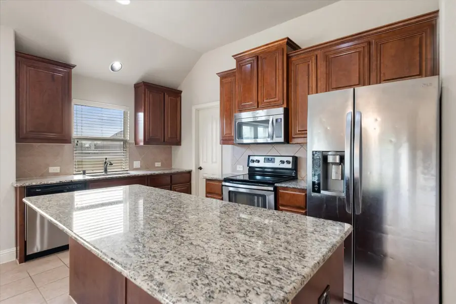 6633 Meadow Glen Drive, Midlothian, TX 76065 - #2