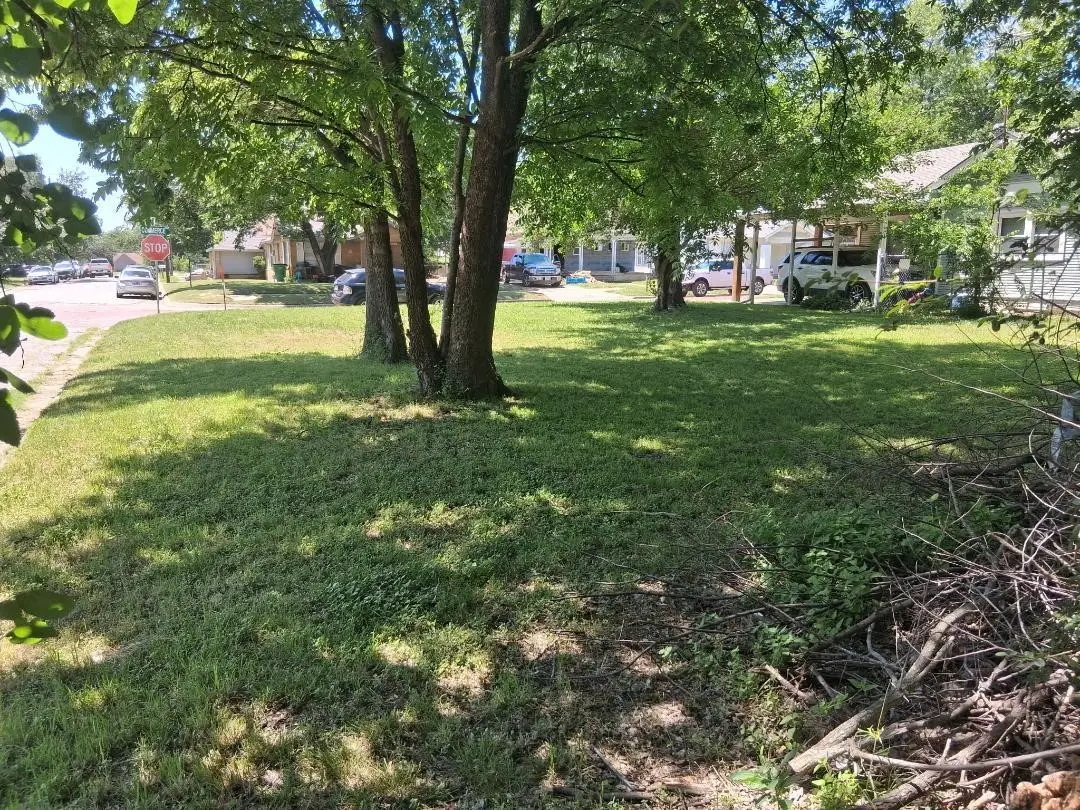 802 N Commerce Street, Gainesville, TX 76240 - #1