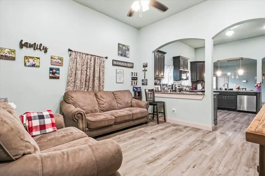 206 N Wood Street, Cleburne, TX 76033 - #3