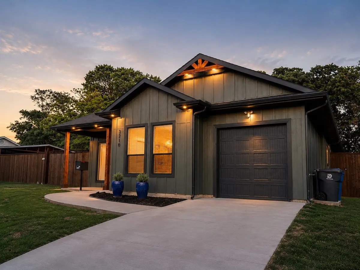 3210 Carpenter Avenue, Dallas, TX 75215 - #1