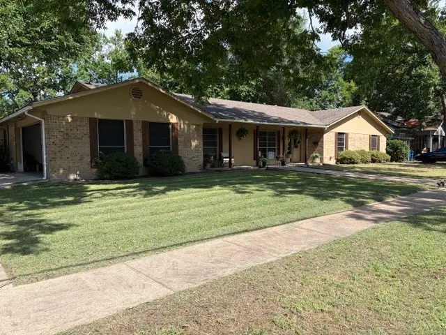 401 S Ross Avenue, Mexia, TX 76667 - #1