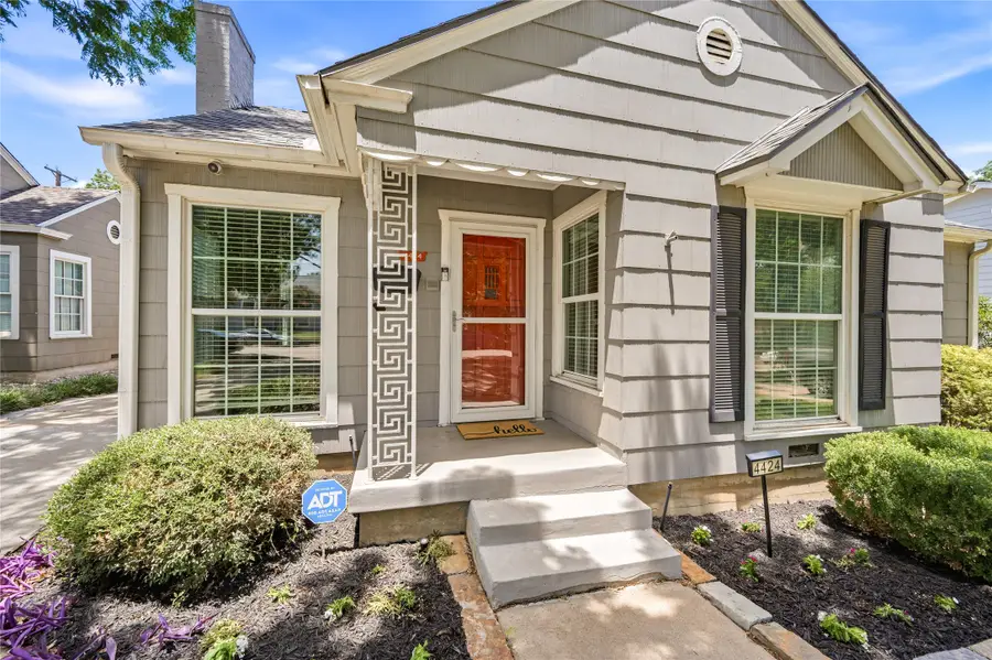 4424 Calmont Avenue, Fort Worth, TX 76107 - #2