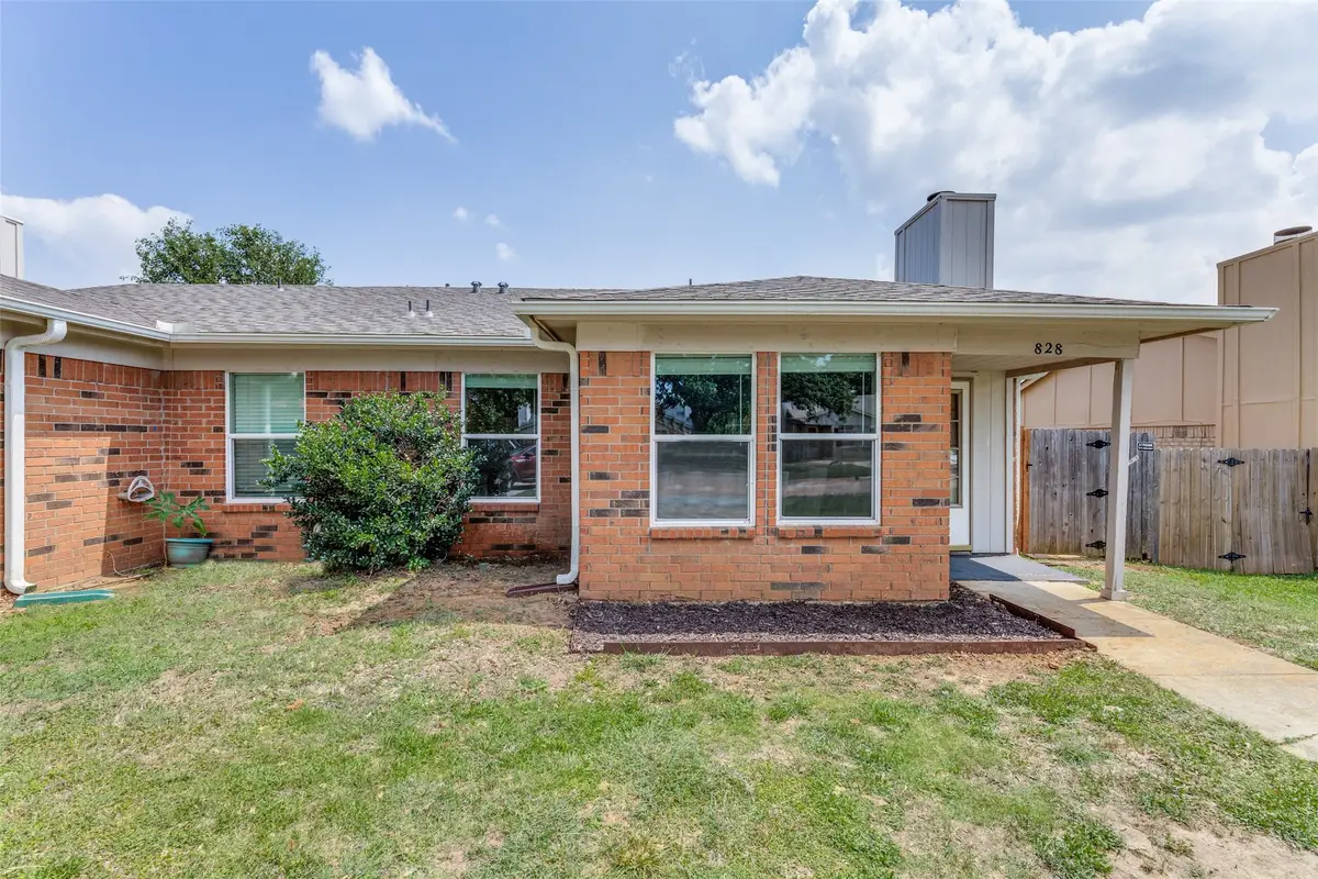 828 Woodland Court, Kennedale, TX 76060 - #1