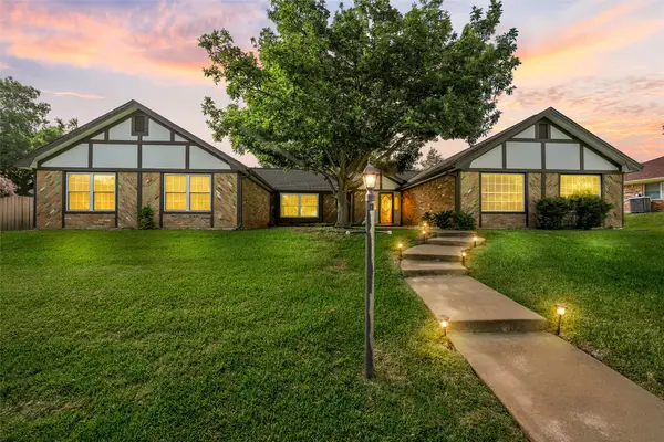 8202 Whippoorwill Drive, Woodway, TX 76712