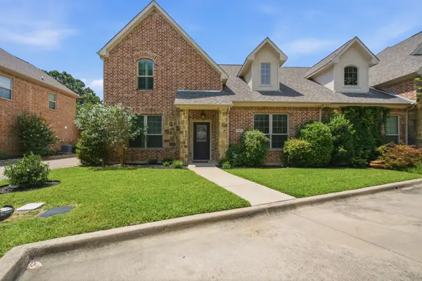 5221 Park Drive, River Oaks, TX 76114