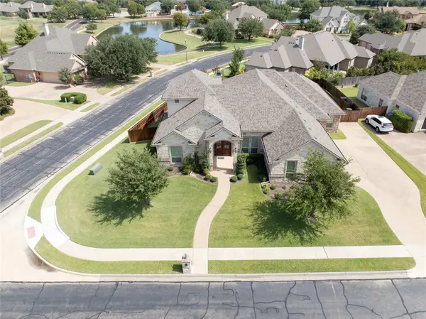1100 Wessex Drive, Woodway, TX 76712