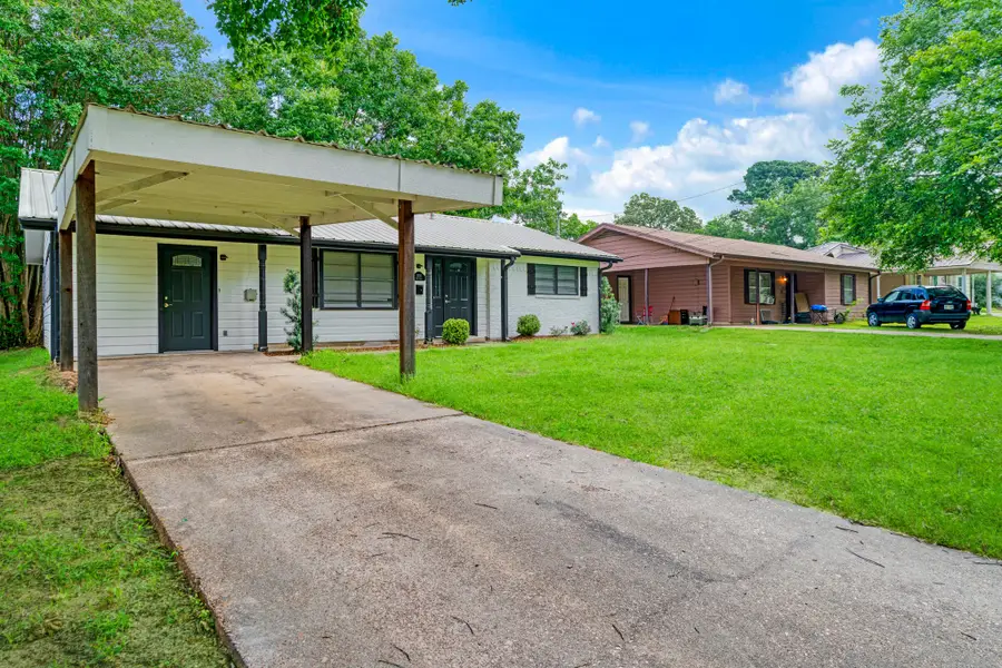 2235 Pine Bluff Street, Paris, TX 75460 - #2