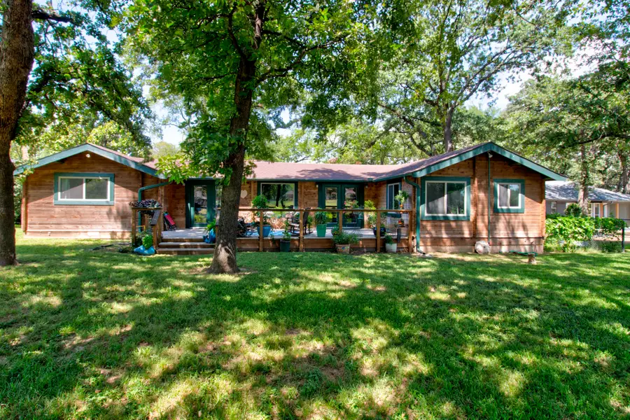 914 Kiowa Drive W, Lake Kiowa, TX 76240 - #2