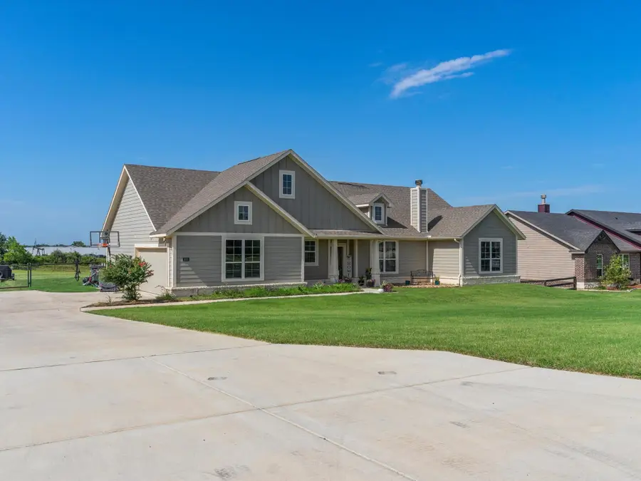 1011 Northern Oaks Court, Springtown, TX 76082 - #2