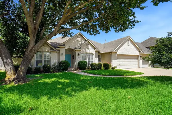 2705 Cliffwood Drive, Grapevine, TX 76051