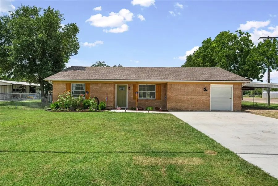 703 N Gilmer Avenue, Dawson, TX 76639 - #2