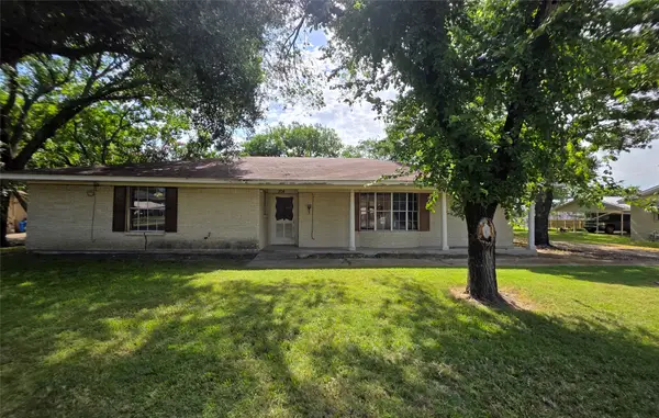 204 Fordyce Street, Barry, TX 75102