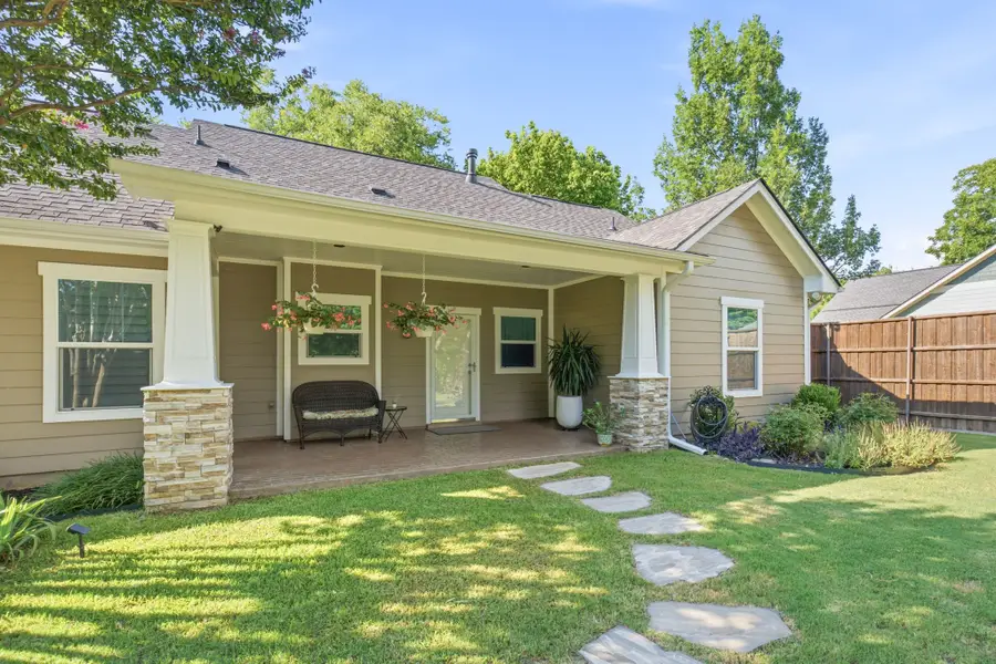 321 W Jefferson Street, Van Alstyne, TX 75495 - #3