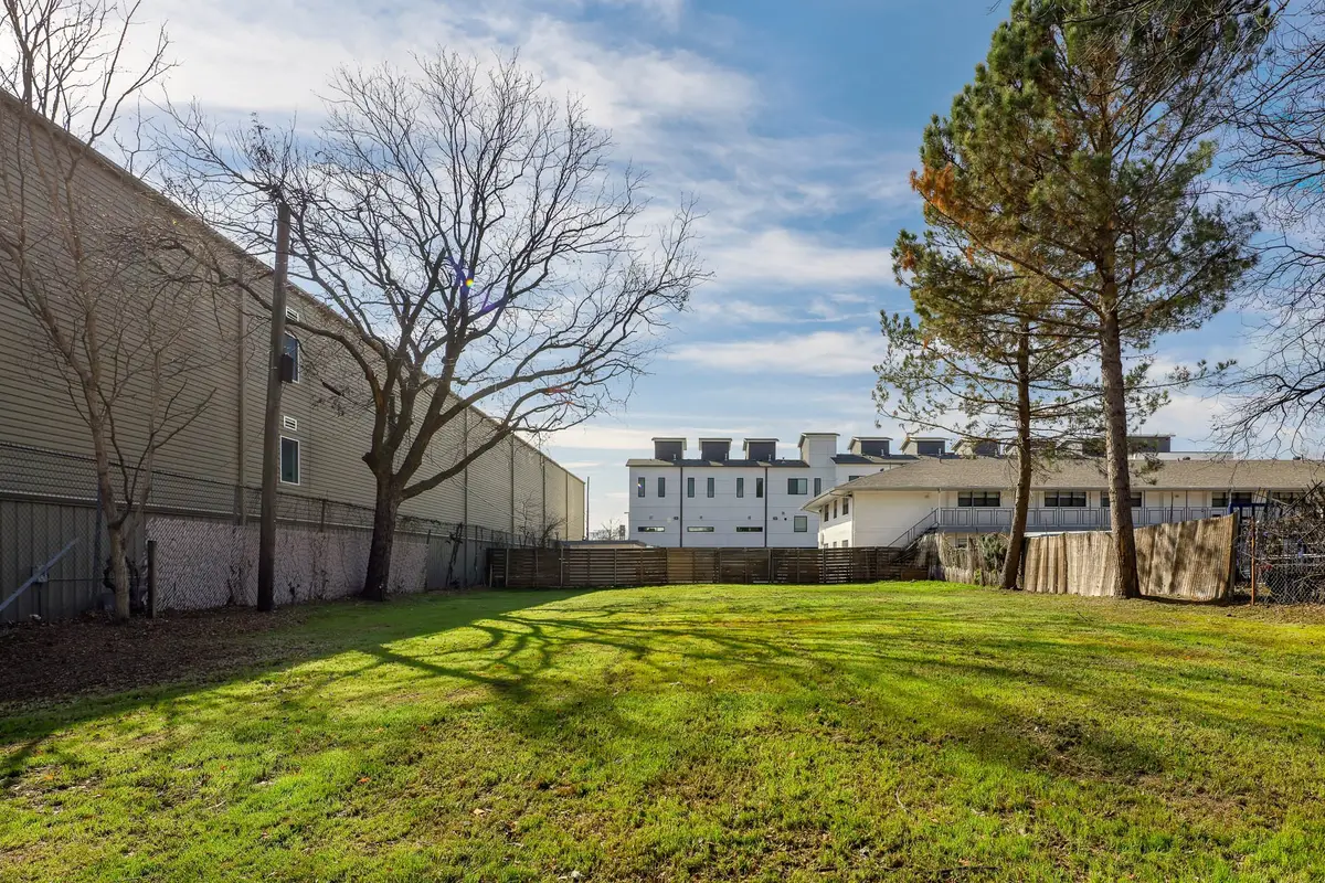 1725 N Prairie Avenue, Dallas, TX 75204 - #1