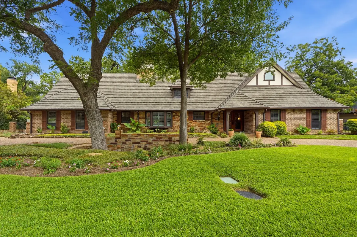 3805 Hollow Creek Road, Benbrook, TX 76116 - #1