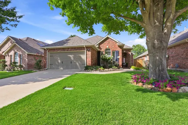 8813 Edinburgh Lane, Rowlett, TX 75089