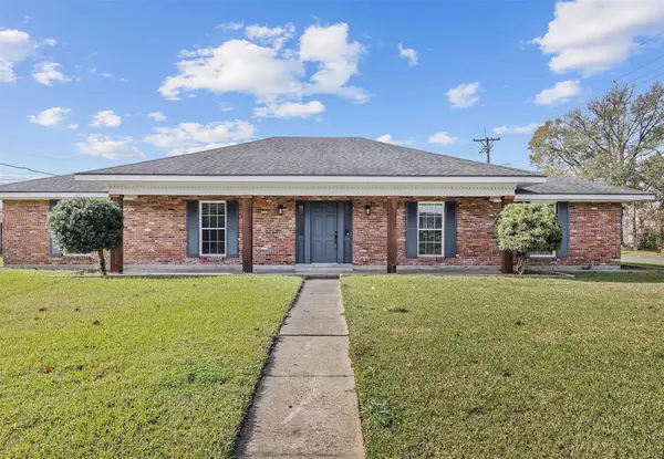 300 Robert Lee Circle, Lafayette, LA 70506