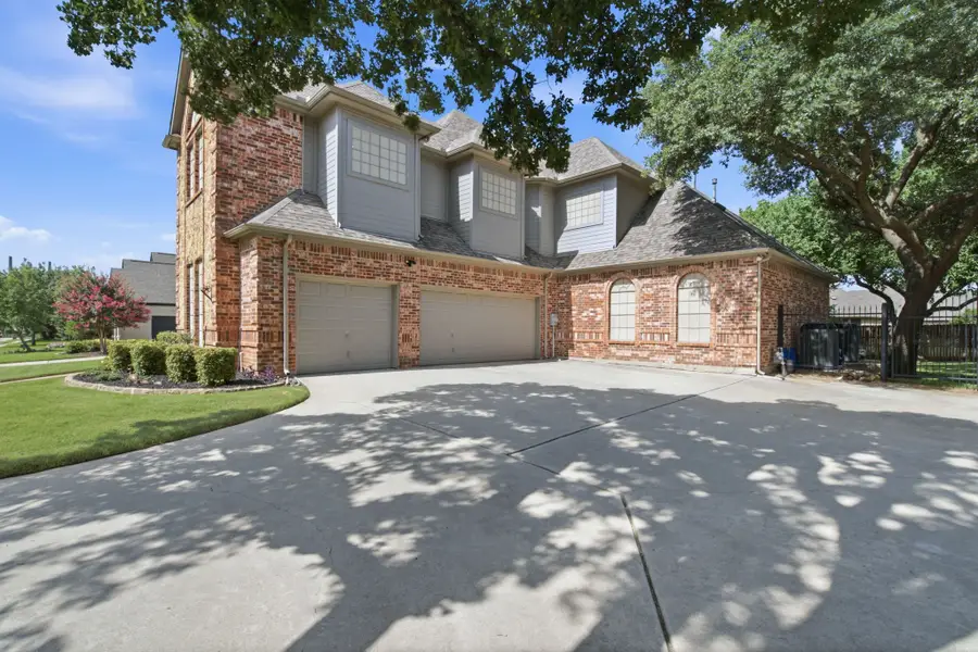 8221 Thornhill Drive, North Richland Hills, TX 76182 - #3