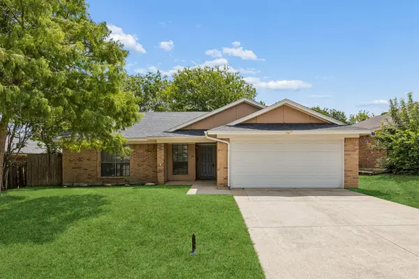 825 Bristol Avenue, Saginaw, TX 76179