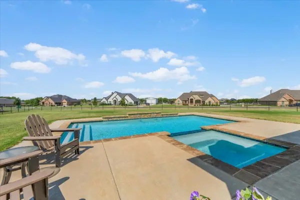 329 Palo Alto Drive, Springtown, TX 76082