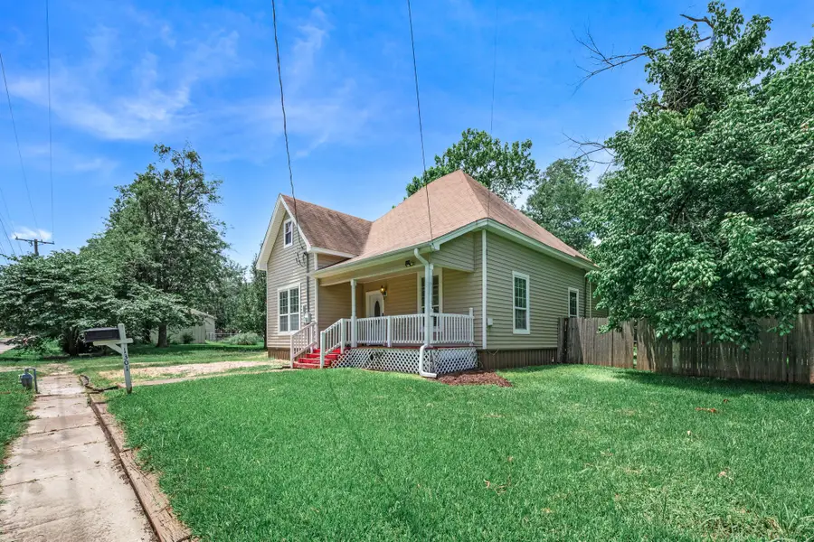 1301 Locust Street, Commerce, TX 75428 - #3