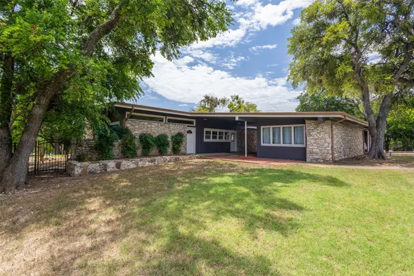 5411 Starlight Drive N, Fort Worth, TX 76126