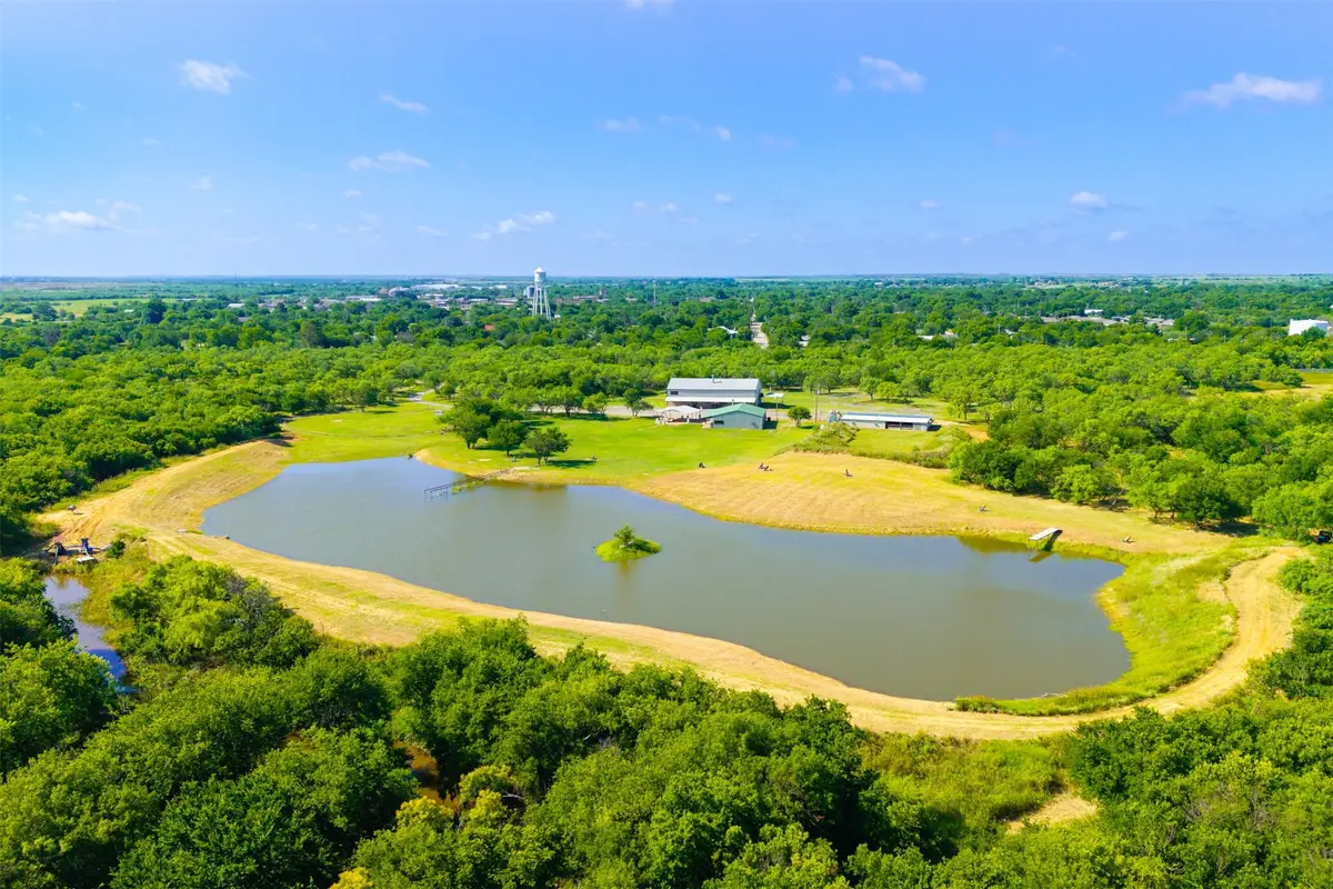 911 N Avenue C, Olney, TX 76374 - #1
