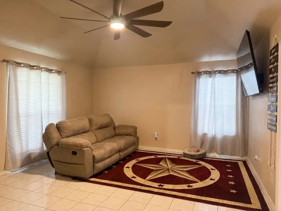606 Iowa Street, Keene, TX 76059 - #2