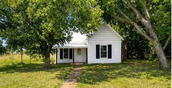 125 W Crawford Street, Mingus, TX 76463