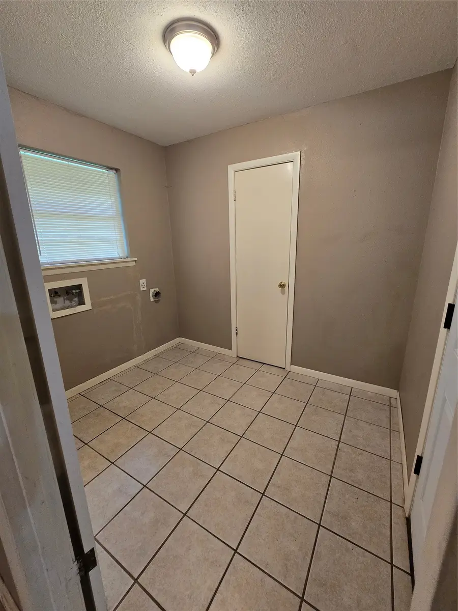 2970 41st Street Se, Paris, TX 75462 - #3