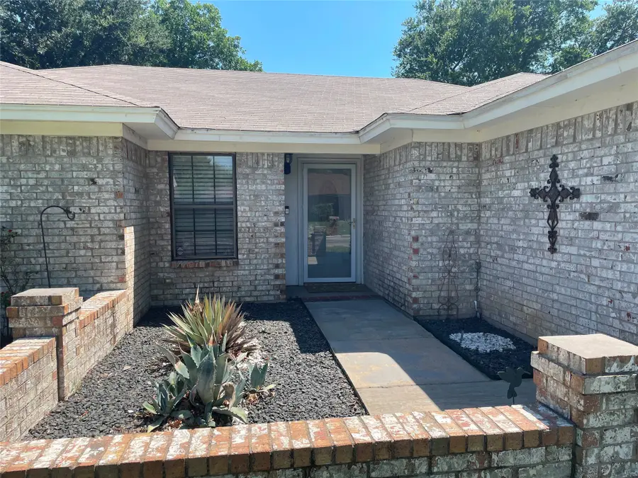 3908 Chestnut Street, Fort Worth, TX 76137 - #3