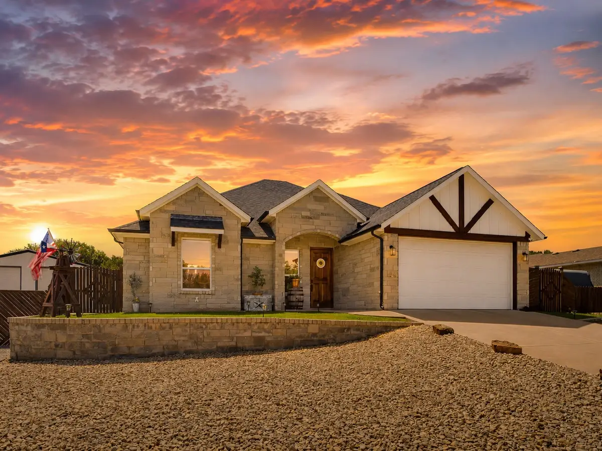 2807 Sky Harbour Drive, Granbury, TX 76049 - #1