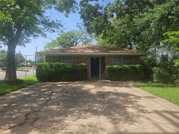 1860 W Kaufman Street, Paris, TX 75460