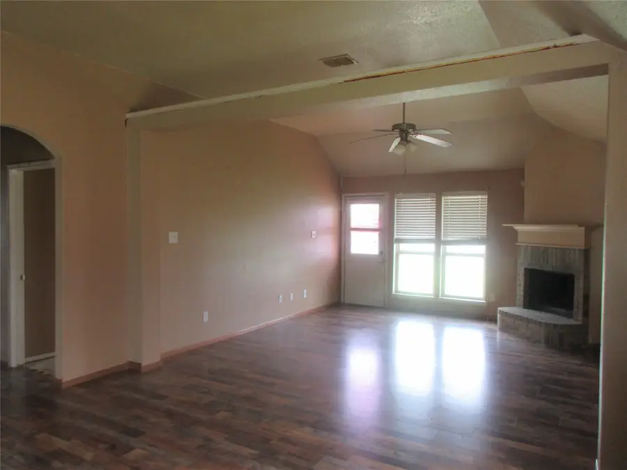 1100 Manhassett Court, Fort Worth, TX 76140 - #3