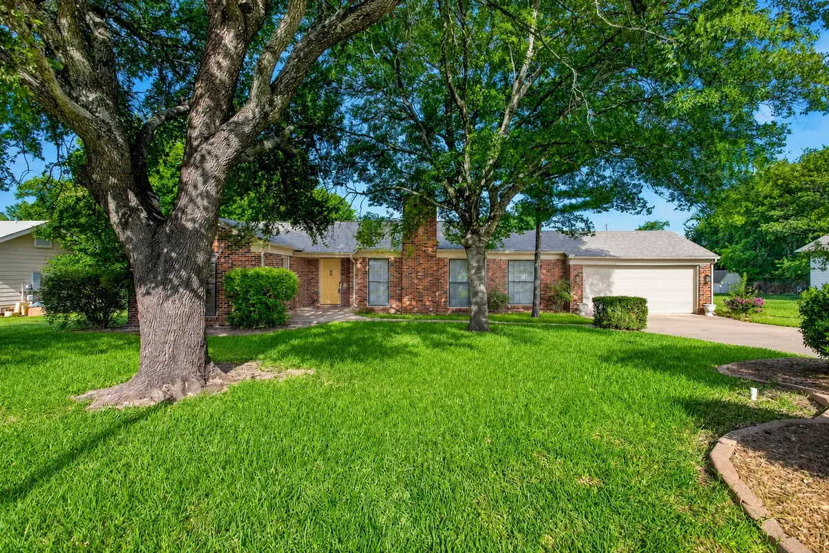 202 S Tower Street, Weatherford, TX 76086 - #1