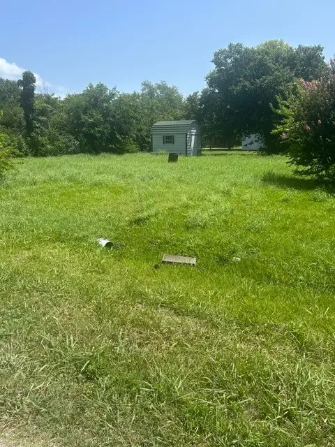 300 S 10th Street, Honey Grove, TX 75446