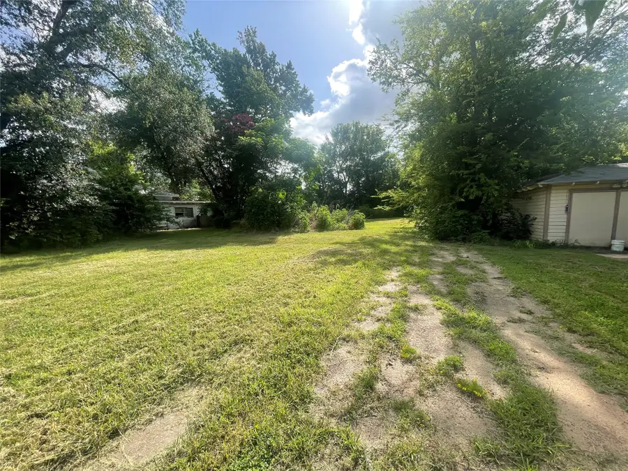 404 Texas Street, Sulphur Springs, TX 75482 - #2