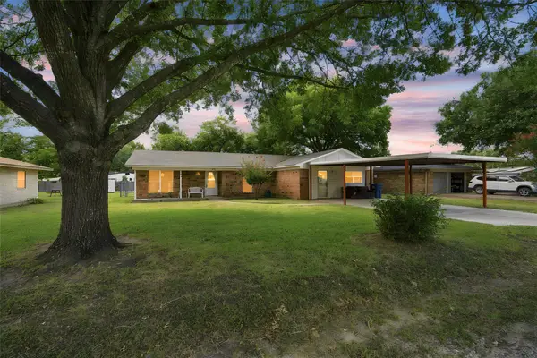 504 E Roosevelt Avenue, Whitney, TX 76692