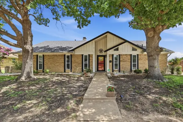 1000 Oxfordshire Drive, Carrollton, TX 75007
