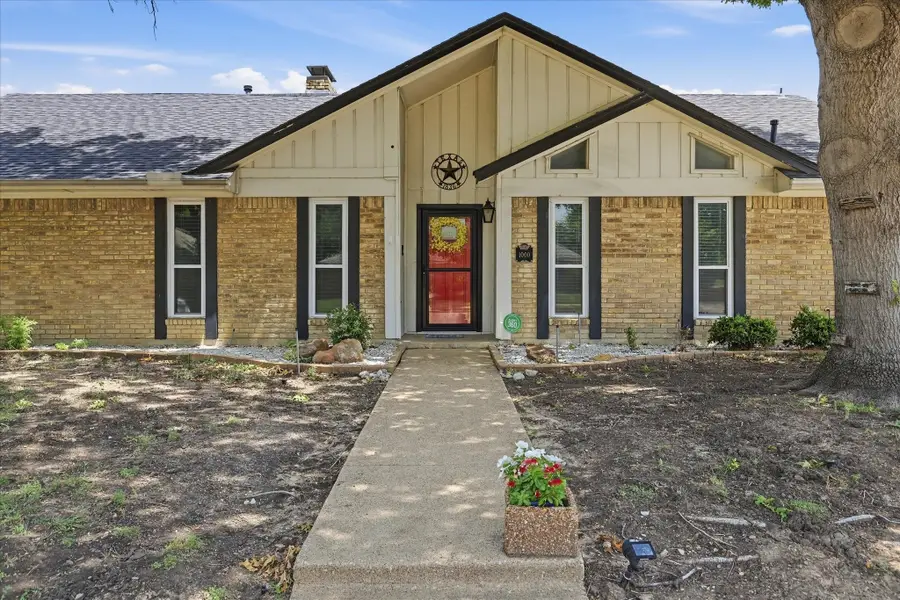 1000 Oxfordshire Drive, Carrollton, TX 75007 - #2