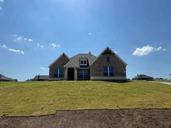 711 Water Side Drive, Van Alstyne, TX 75495
