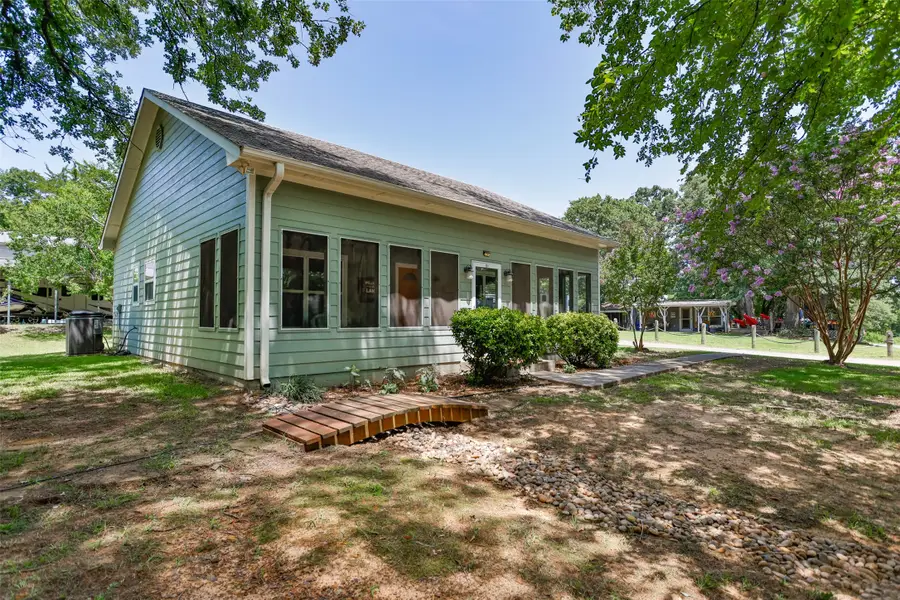 16 Park Tree Lane, Gordonville, TX 76245 - #2