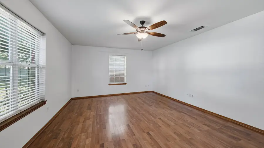1406 S Elm Street, Weatherford, TX 76086 - #3
