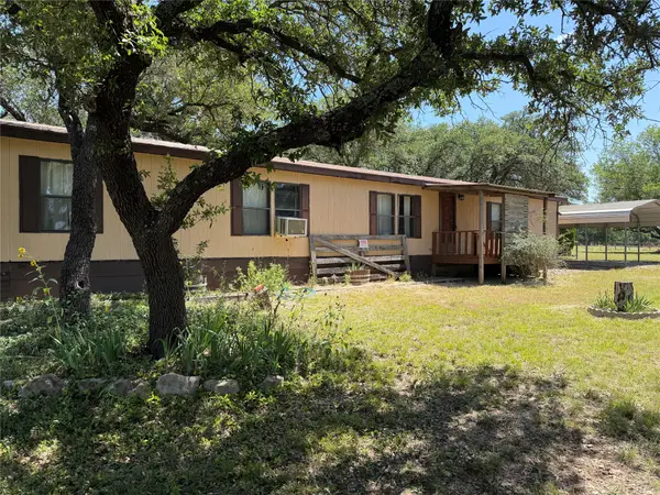 251 Country Oaks Lane, Brownwood, TX 76801