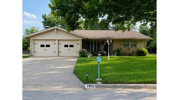 1911 Cypress Court, Gainesville, TX 76240