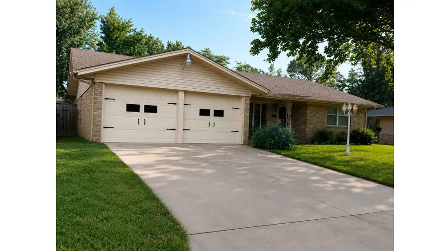 1911 Cypress Court, Gainesville, TX 76240 - #2