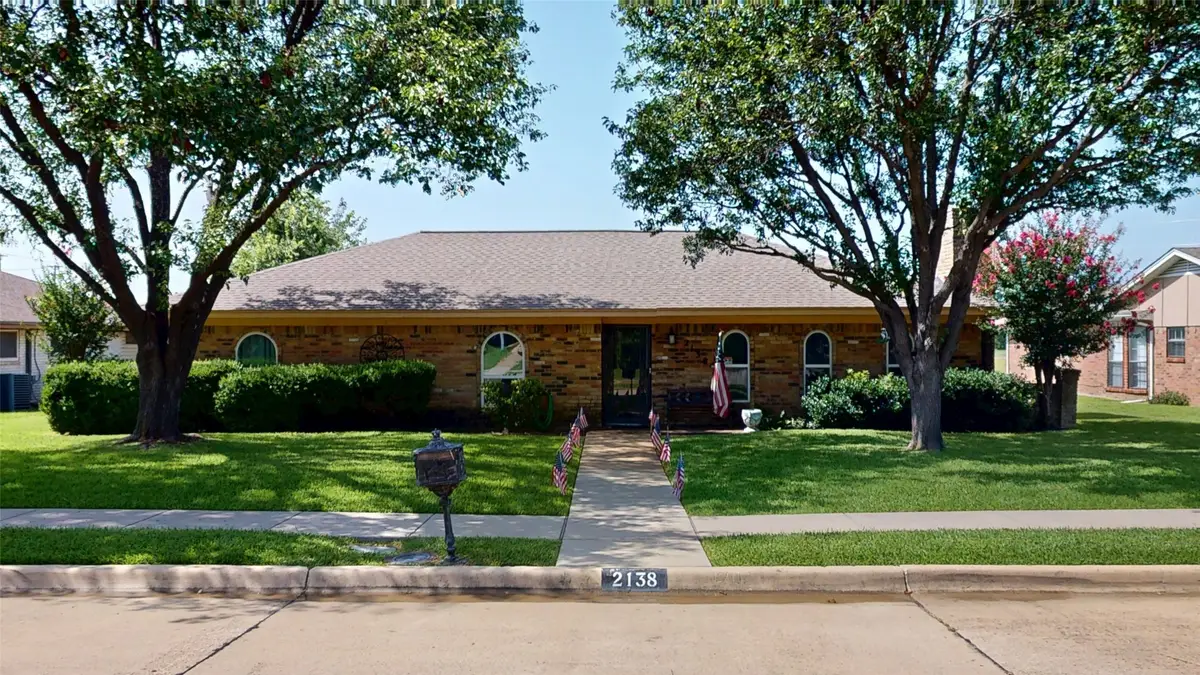 2138 Wellington Drive, Grand Prairie, TX 75051 - #1