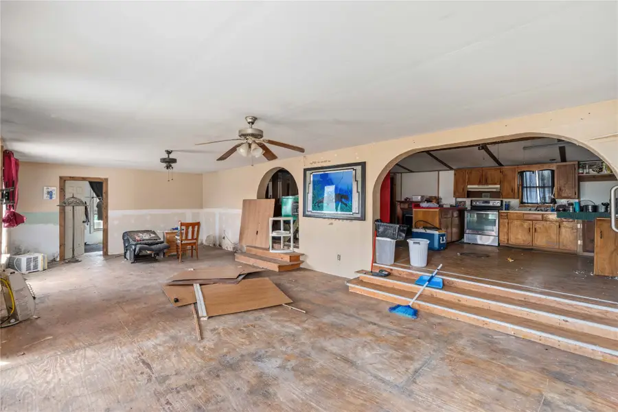 402 E Sherman Street, Mullin, TX 76864 - #3
