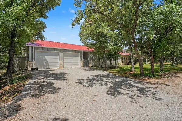 125 Rolling Hills Boulevard, Alvord, TX 76225
